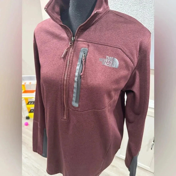 The North Face Quarter Zip - Picture 5 of 9